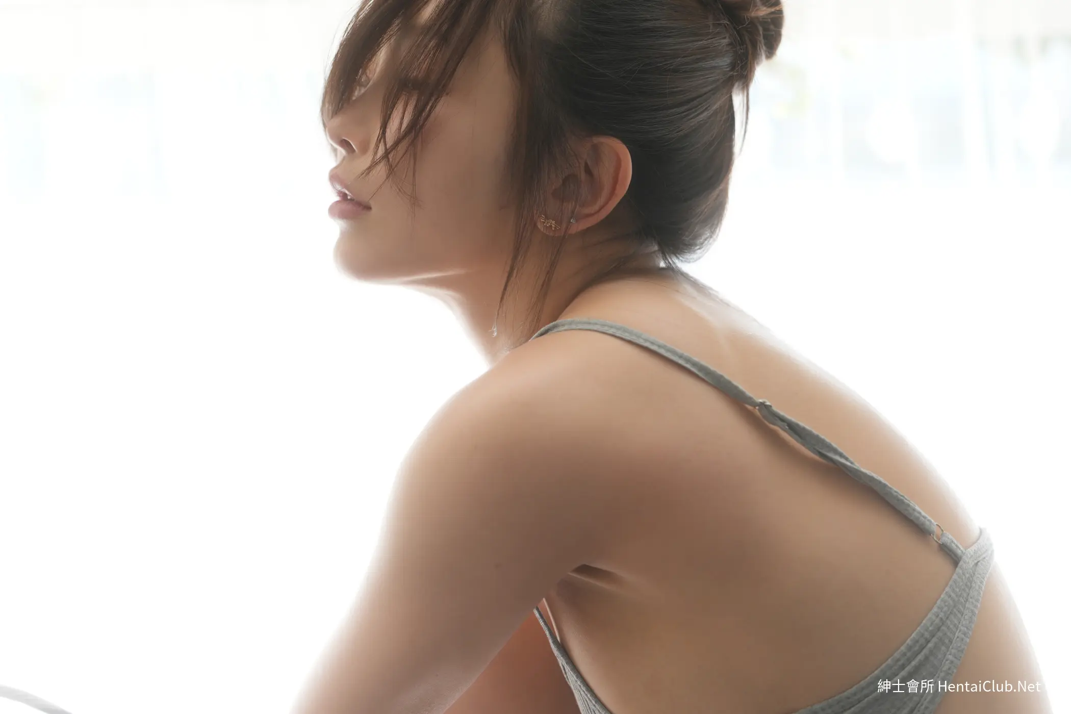 Ikumi Fantia 20260325 Những giọt nước trên bộ đồ bơi cắt cao - 22