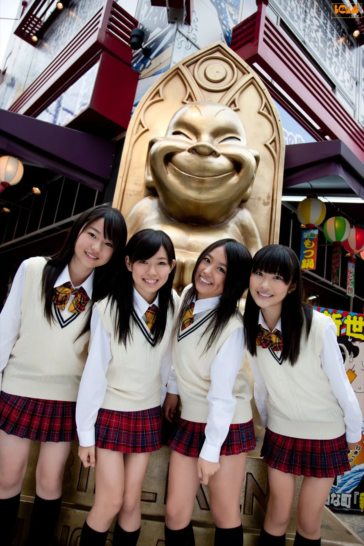 Bom.TVNMB48, một nhóm nhạc nữ xinh đẹp, hoạt động từ năm 2010 đến 2012. - 42